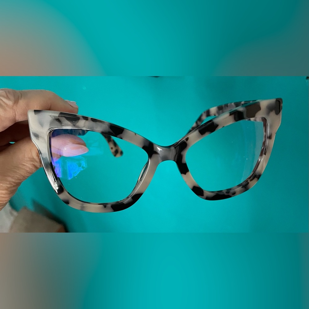 Striking Edgy Cat Eye Shape Acetate Frames with original new case